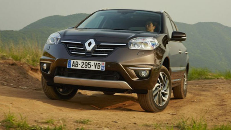 Renault Koleos: restyling e 7 versioni