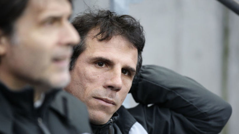 Zola al Nottingham  Forest, in lavagna è si