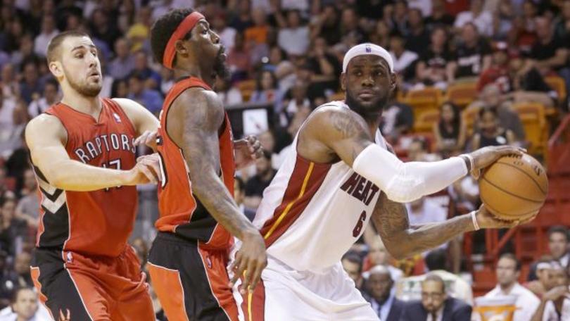 Lebron piega Indiana, Millsap salva Atlanta