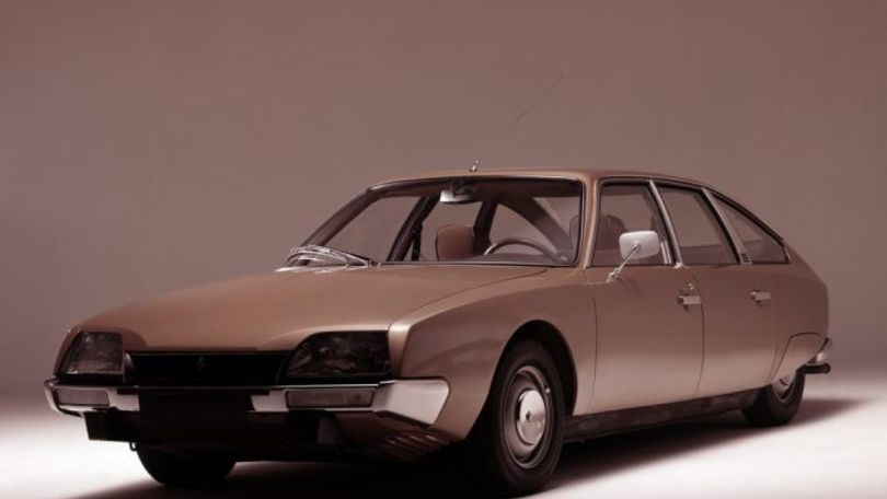I 40 di Citroen CX, l'auto venuta 'dallo spazio'