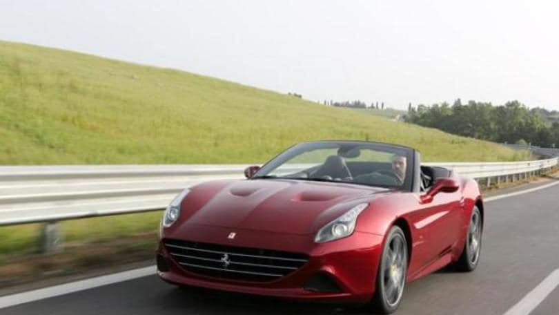 Nuova Ferrari California T, il test su strada