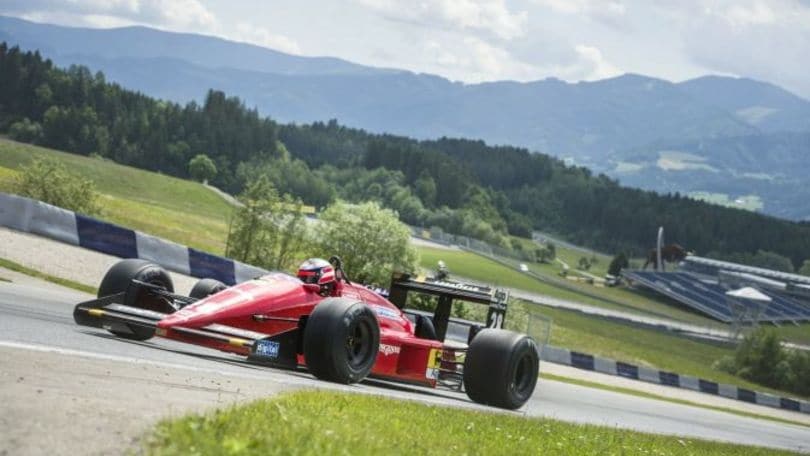 Vettel passa alla Ferrari (per un giorno)