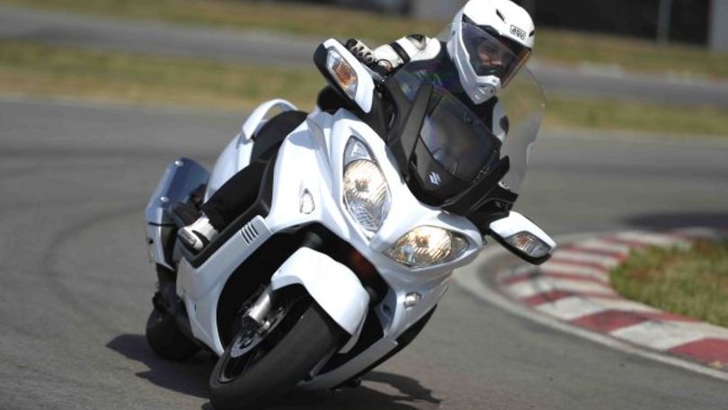 Scooter in pista: Suzuki Burgman