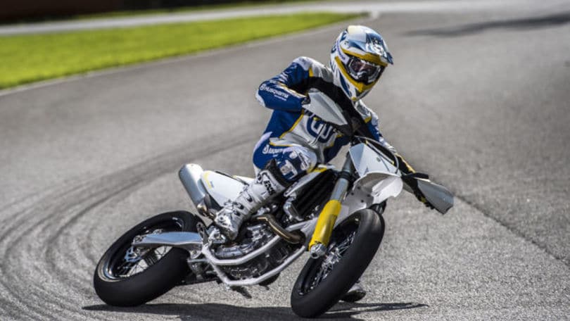 Husqvarna torna al motard con la FS 450