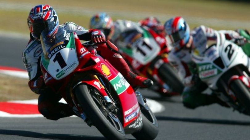 SuperBike: gomme Pirelli fino al 2018