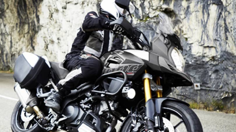 Suzuki V-Strom è tutta nera