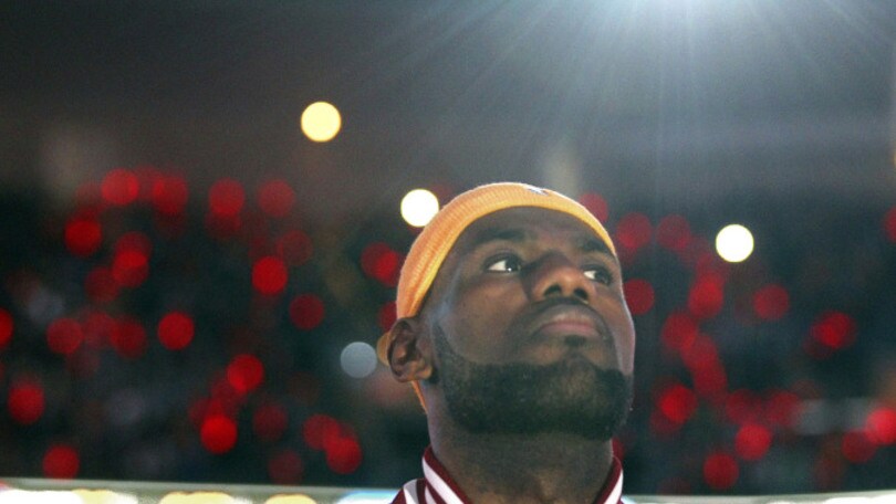 Basket NBA, riscatto Cleveland LeBron vince all'overtime