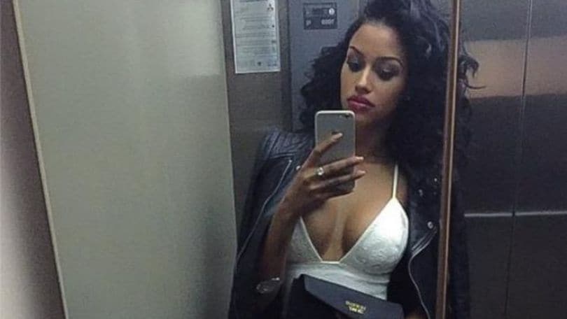FOTO Fanny Neguesha sexy in bianco e nero...