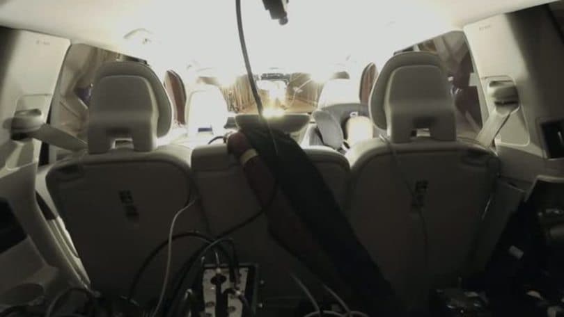 Volvo, il crash test visto dall'abitacolo