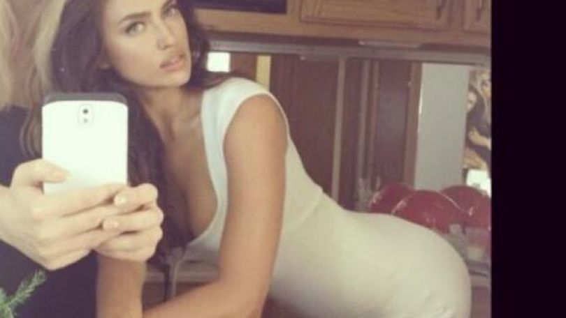FOTO Irina Shayk da urlo: selfie bollenti su instagram