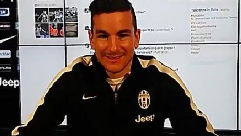 Padoin canta l'inno della Juve!