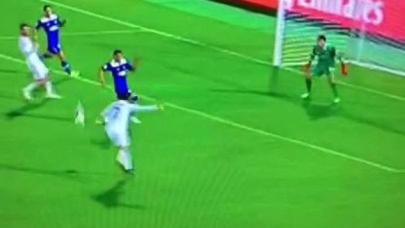 Real, Ronaldo sfiora il gol con una rabona al volo!