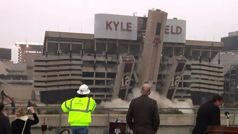 Texas: 3, 2, 1... E lo stadio viene gi