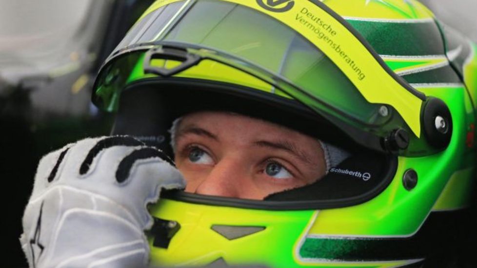 FOTO Baby Schumacher in pista: esordio in Formula 4