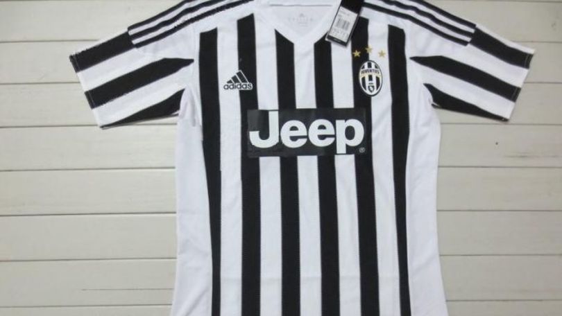 Terza Maglia Juventus vesti Terza Maglia Juventus vesti