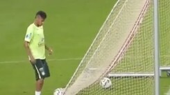 Neymar sa segnare anche al contrario
