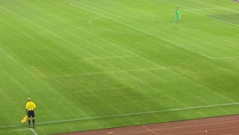 Croazia-Italia: disegnata una svastica in campo