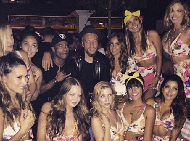 Super Party per Ashley Cole, champagne da record