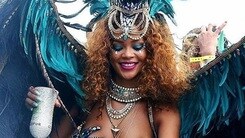 Rihanna incanta al Carnevale delle Barbados