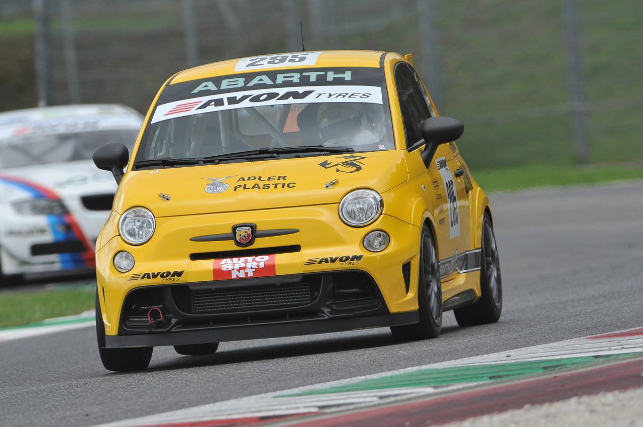 Abarth 695 Assetto Corse Record, esordio in pista