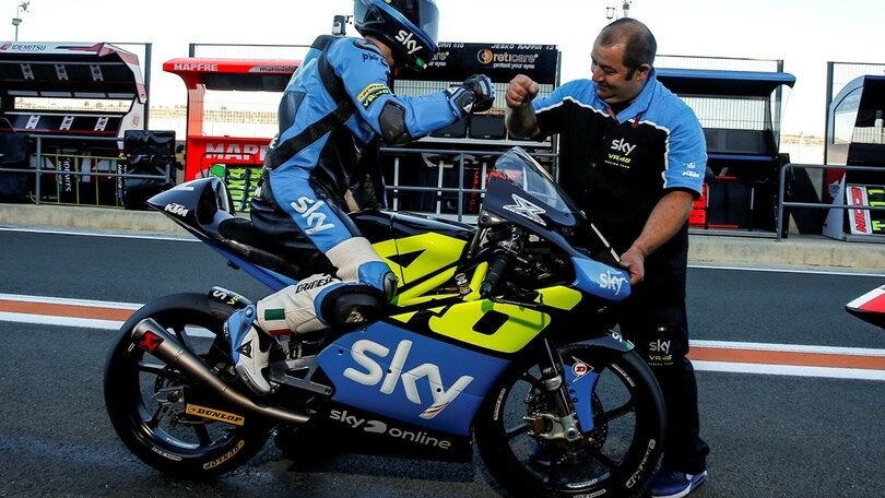 A Valencia lo Sky Racing Team con le carene dedicate a Rossi
