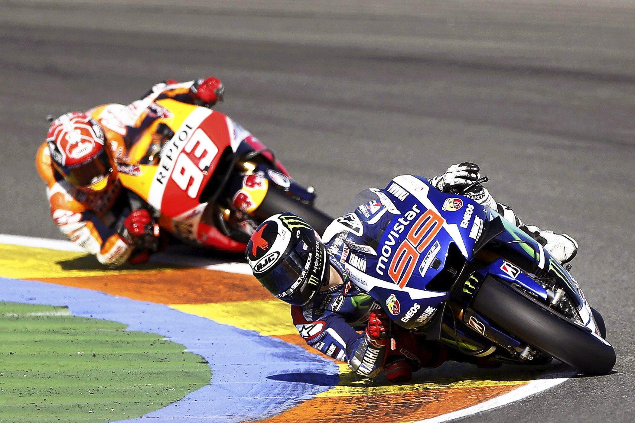 Lorenzo, la manita schiaffeggia Rossi