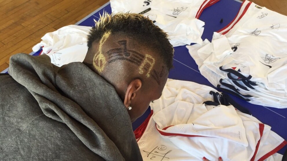 Juventus, nuovo look per Pogba. La musica è cambiata...