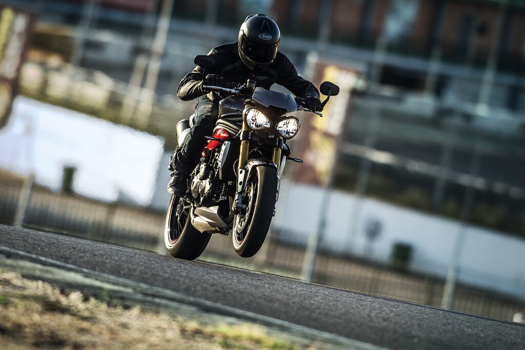 Triumph a EICMA: 104 aggiornamenti per la Speed Triple
