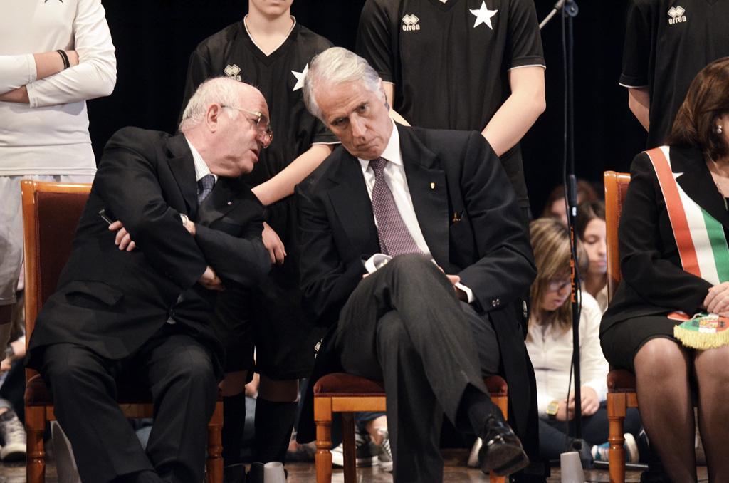 Attentati Parigi, Tavecchio-Malagò: «Minuto di silenzio su tutti i campi»