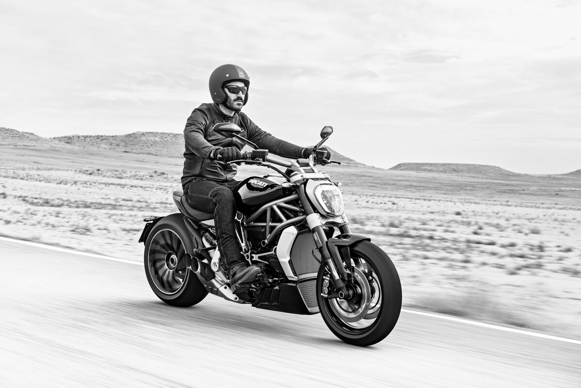 EICMA 2015: ecco Ducati XDiavel, la cruiser diventa dragster