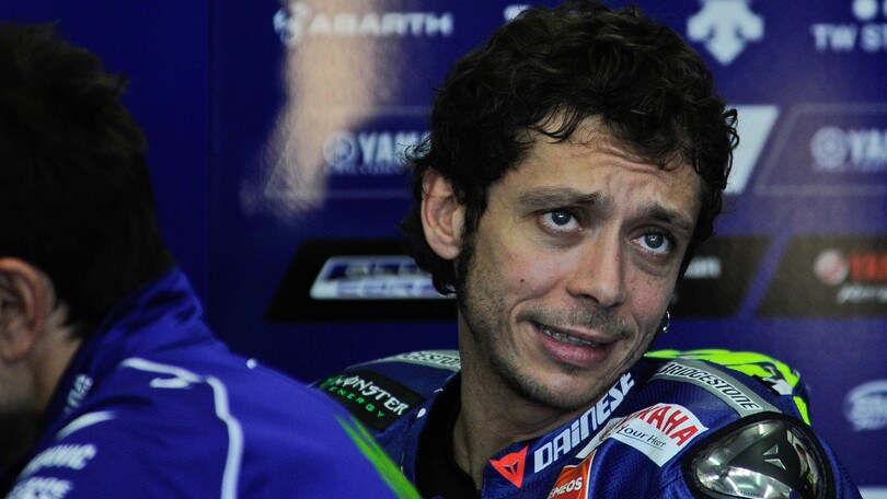 MotoGp, Rossi e Lorenzo si ignorano a Milano: continua il grande freddo