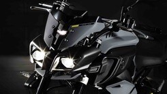 Yamaha MT-10, la “nuda” di Lorenzo a EICMA 2015
