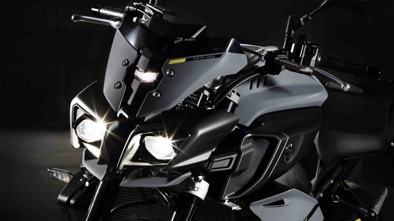Yamaha MT-10, la “nuda” di Lorenzo a EICMA 2015