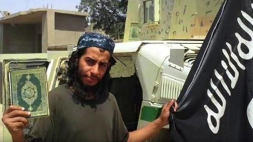 Parigi, ucciso Abaaoud: voleva filmare la strage nello Stade de France