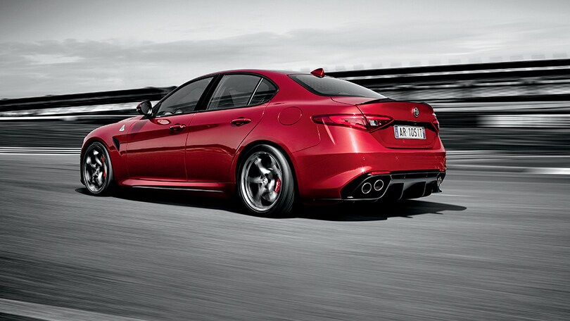 Alfa Giulia, debutto negli USA e nuovo motore