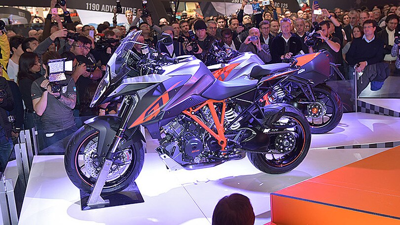 EICMA 2015: KTM 1290 Super Duke ora ha l’anima GT