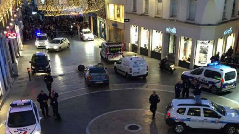 Francia, attacco a Roubaix: ostaggi e feriti