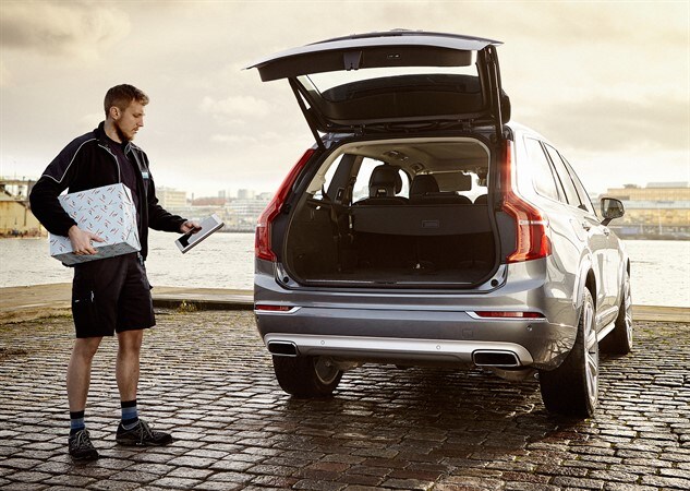 Shopping natalizio, Volvo ti porta i regali in auto