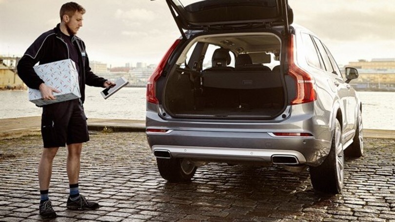 Shopping natalizio, Volvo ti porta i regali in auto