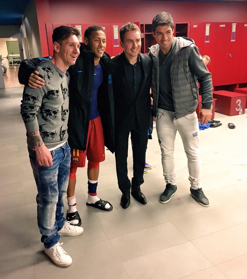 Lorenzo festeggia con Messi la sconfitta della Roma