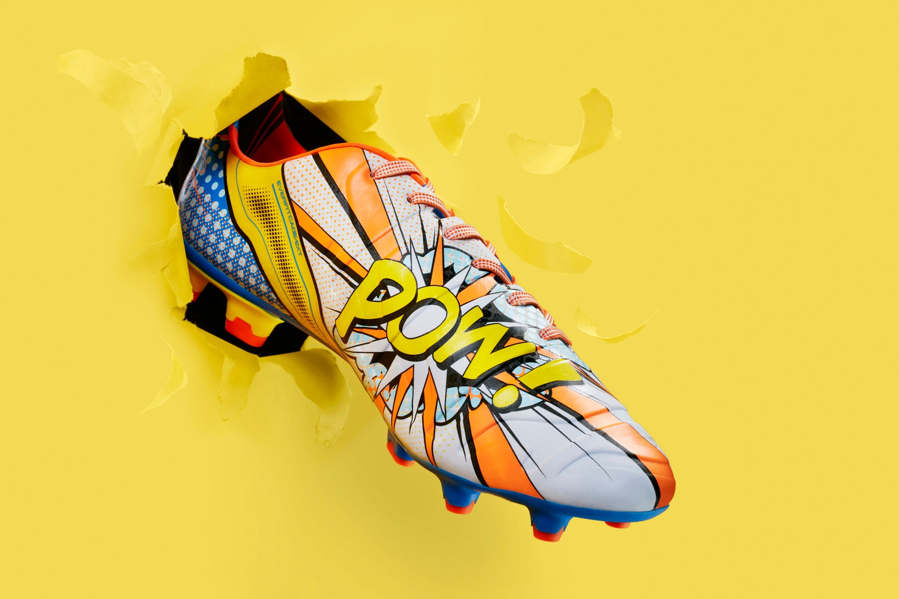 Pop Art per la scarpa da calcio evoPOWER 1.2 di Puma