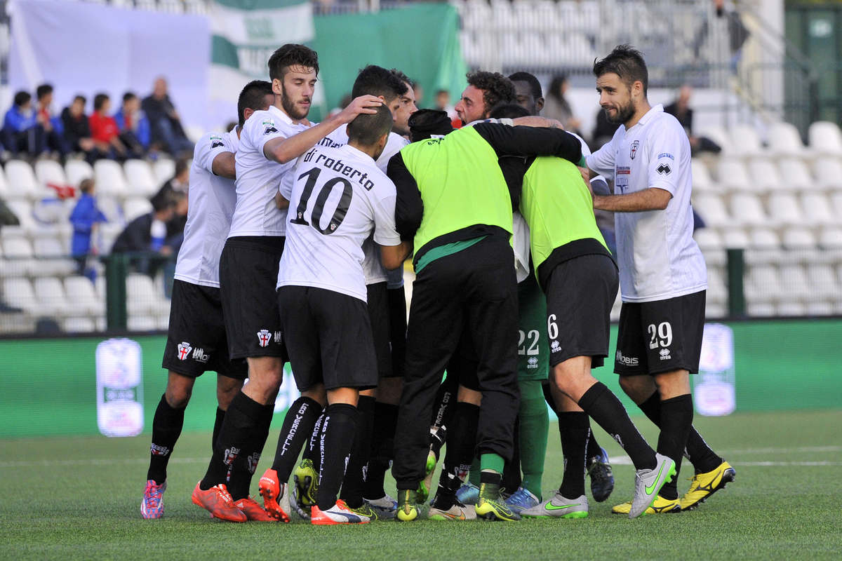 La Serie B in diretta, le probabili formazioni. Segui il live
