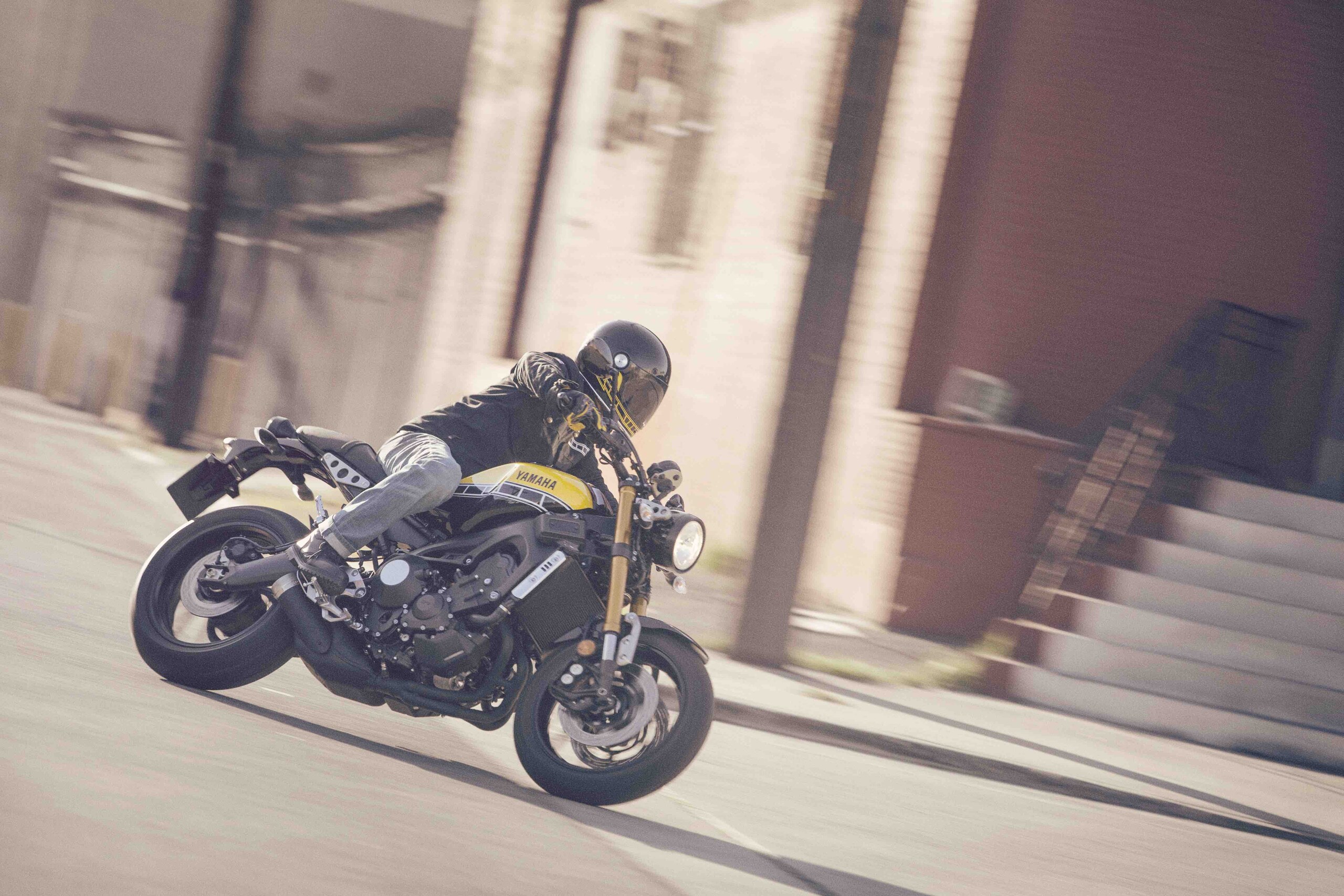 EICMA 2015: Yamaha XSR 900, la sportiva vintage
