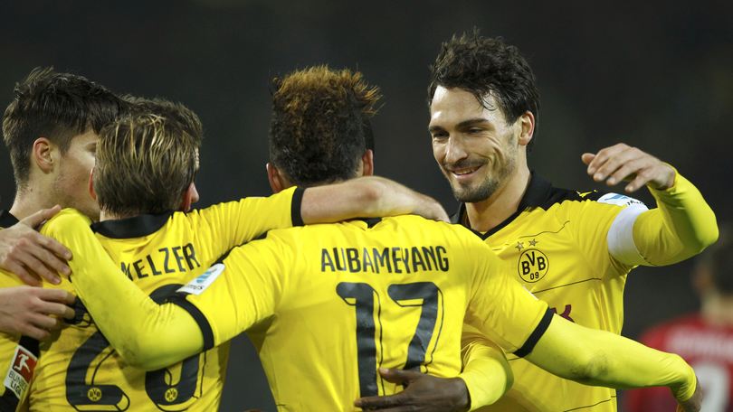 Bundesliga, 14° turno, trionfo Dortmund, solo pari Leverkusen-Schalke