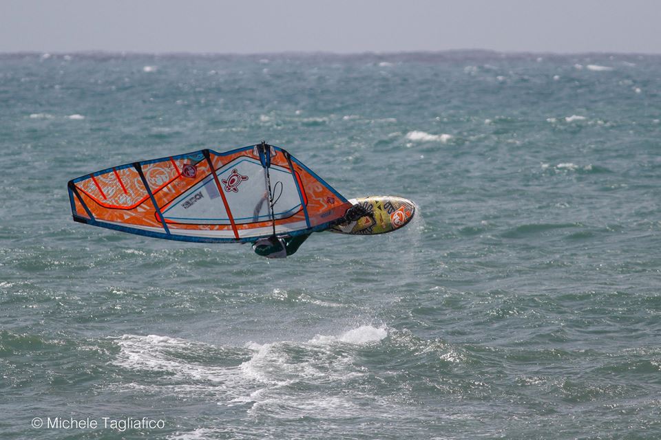 Windsurf, Calò è il nuovo campione italiano del Wave