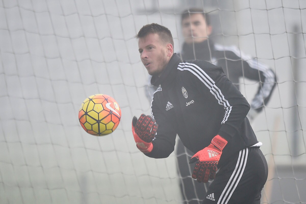 Calciomercato: Neto-Alisson, è derby pure per la Juventus