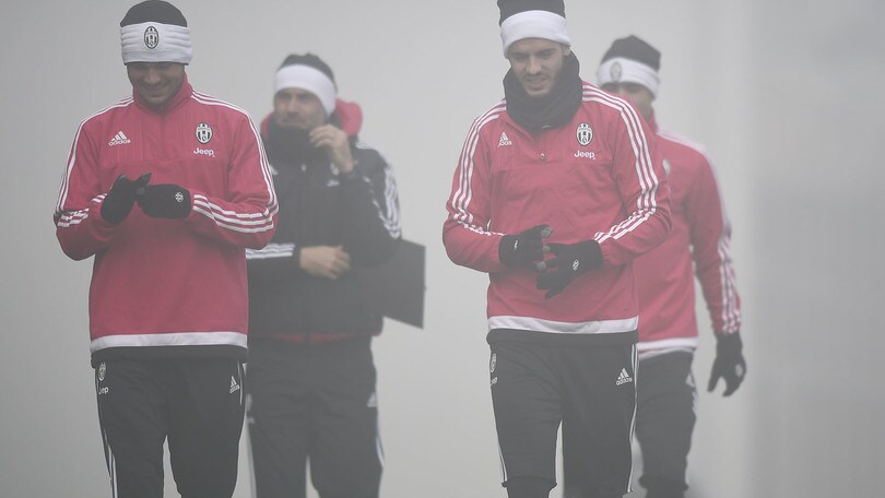Vinovo, il clima non ferma la Juventus: seduta tra la nebbia