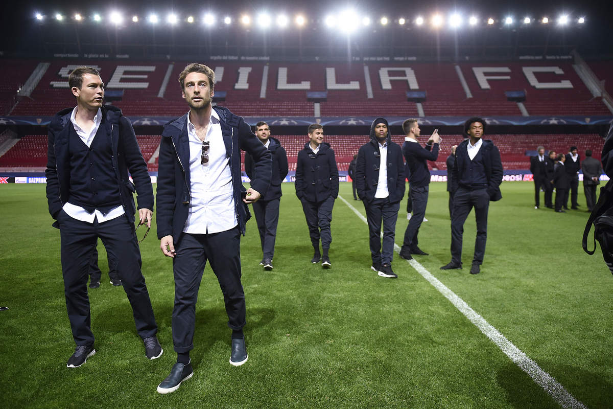 Champions League, la Juventus è già in campo a Siviglia