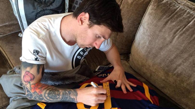 Messi, regalo speciale a Ronaldinho