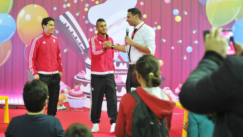 Natale, Hernanes e Pereyra dai bambini della Fca